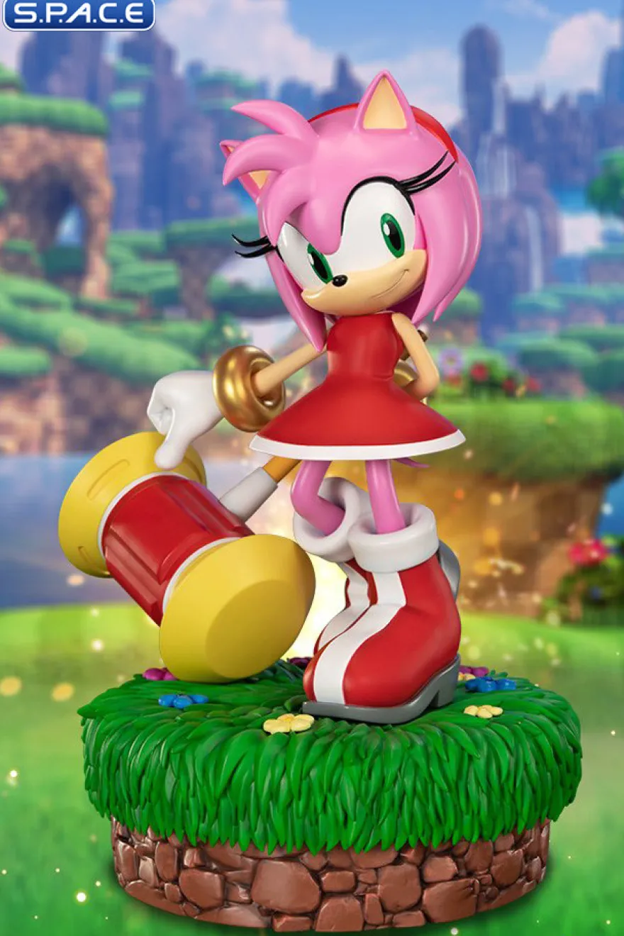 Amy Statue