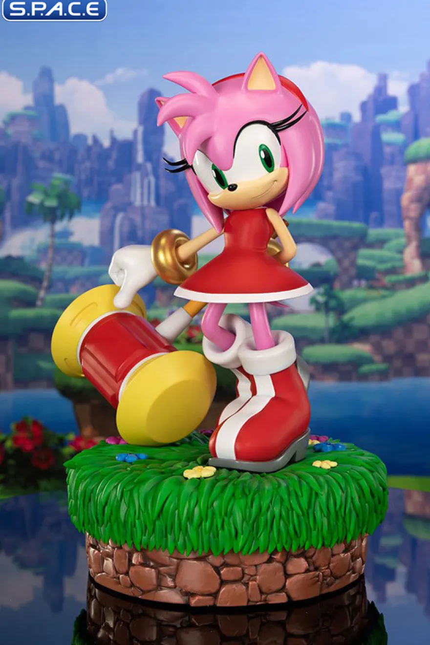 Amy Statue