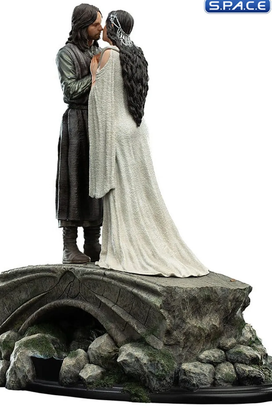 Aragorn and Arwen Mini-Statue