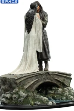 Aragorn and Arwen Mini-Statue