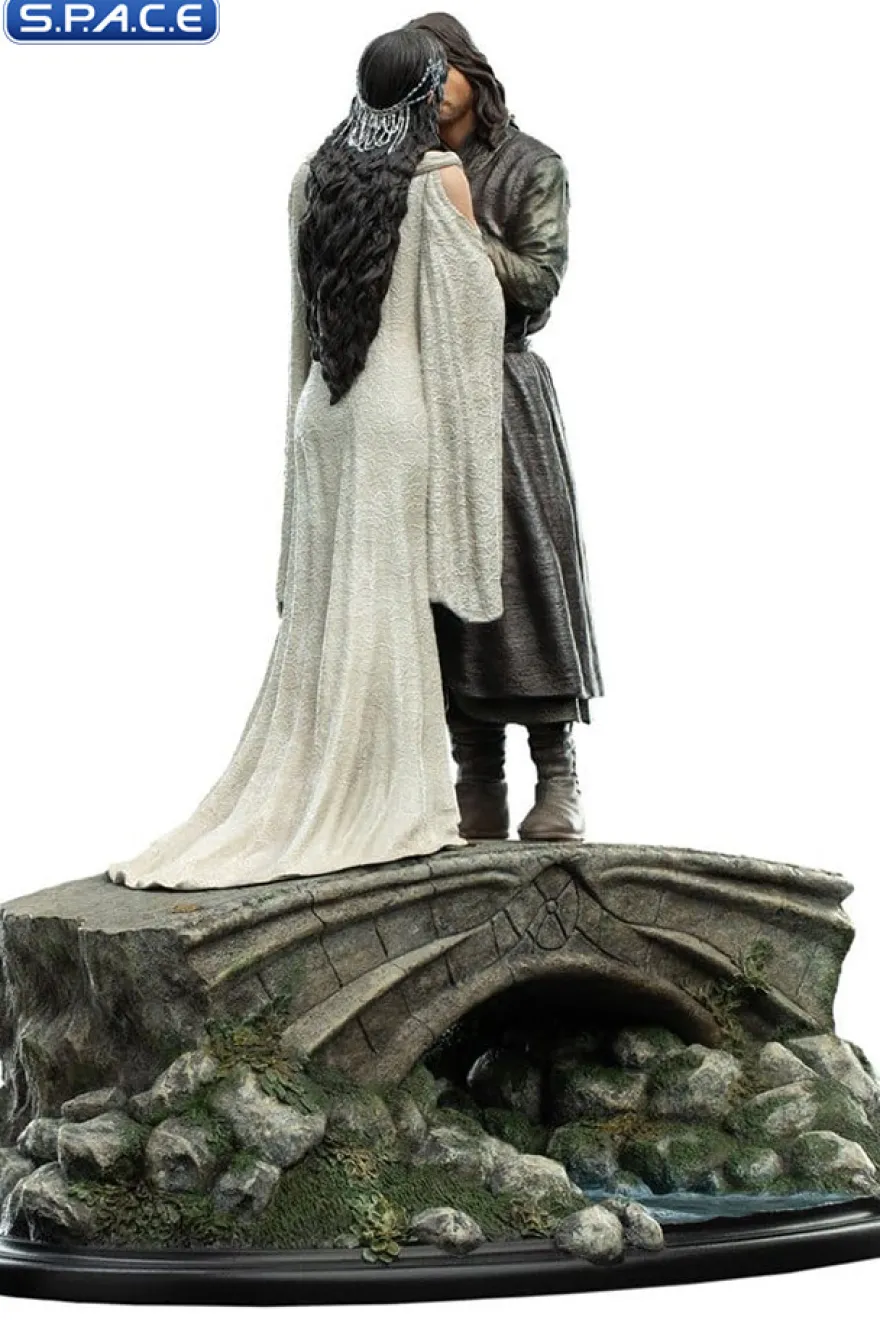 Aragorn and Arwen Mini-Statue