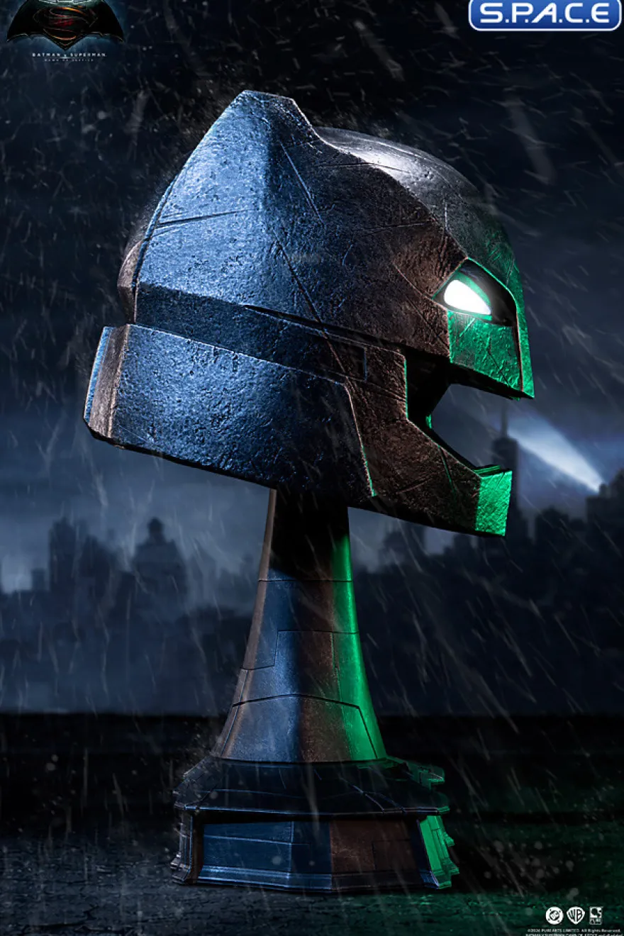 1:1 Armored Batman Helmet Life-Size Replica