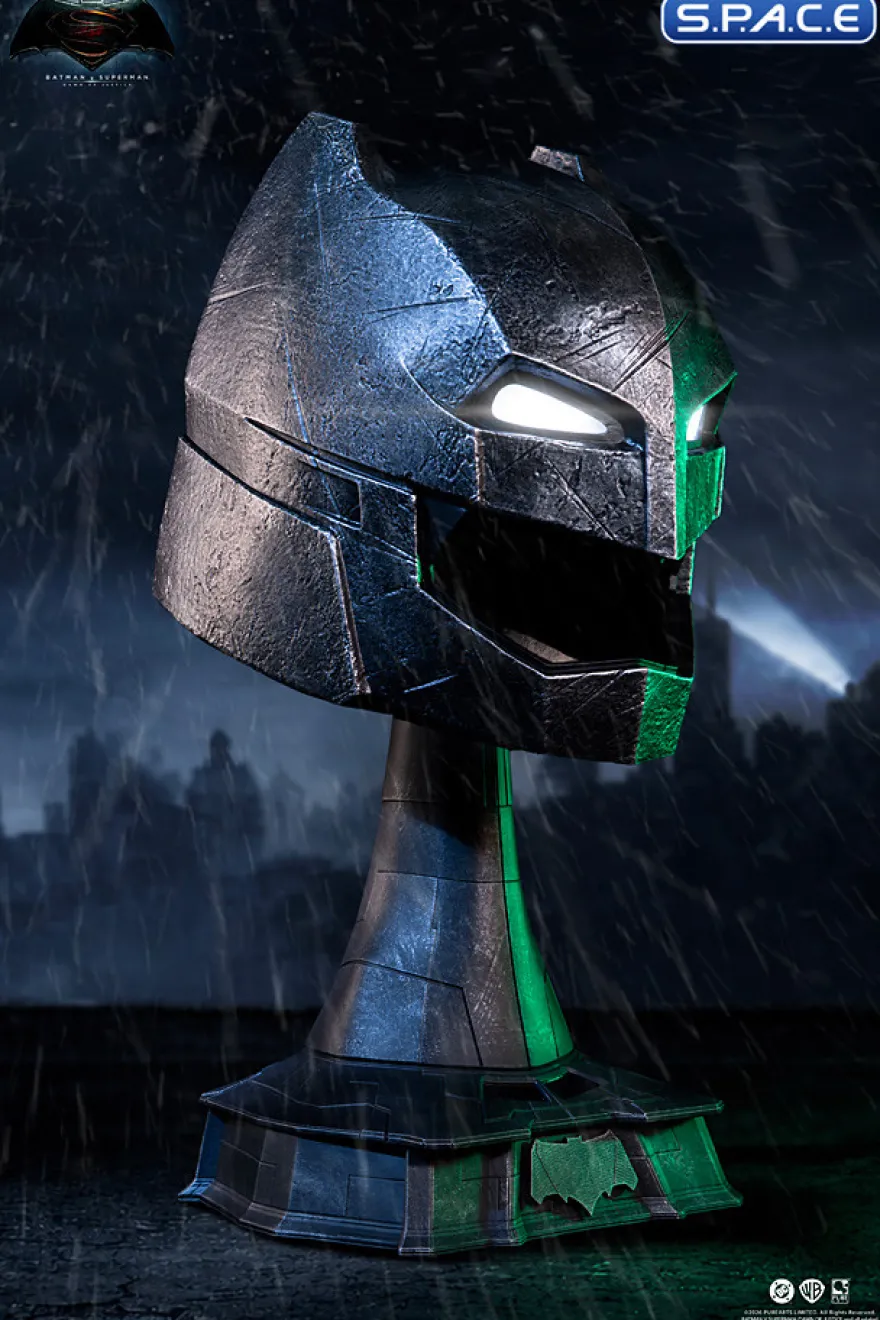 1:1 Armored Batman Helmet Life-Size Replica
