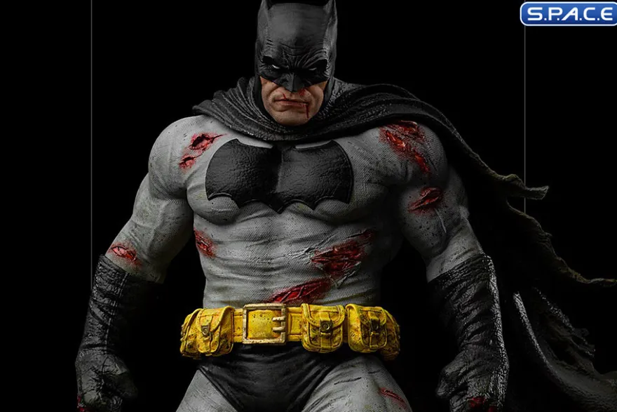 Batman Diorama by Ivan Reis