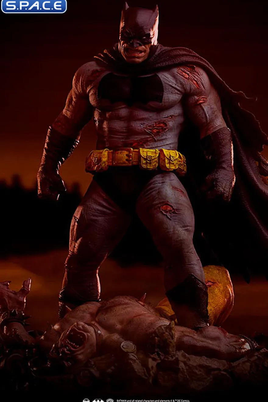Batman Diorama by Ivan Reis
