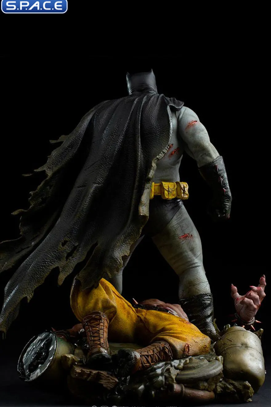 Batman Diorama by Ivan Reis