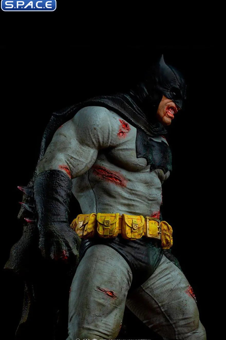 Batman Diorama by Ivan Reis
