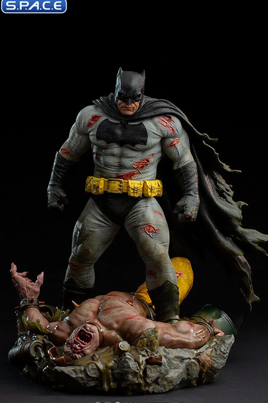 Batman Diorama by Ivan Reis