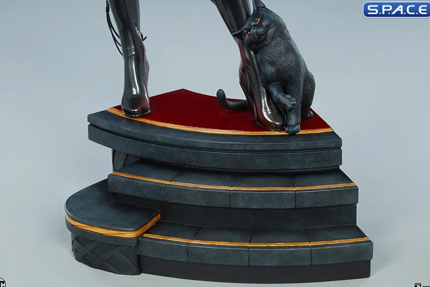 Catwoman Premium Format Figure