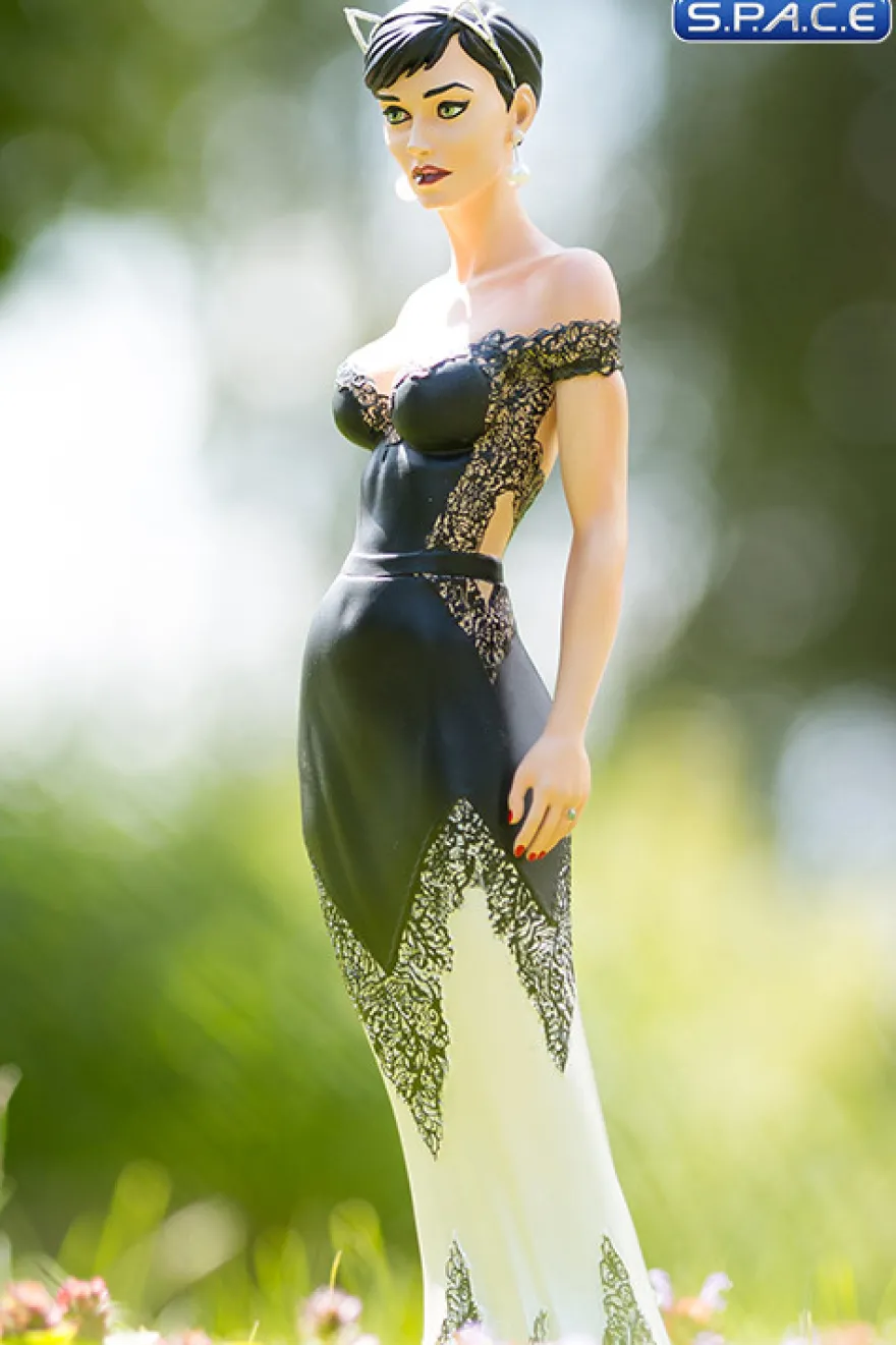 Catwoman Wedding Dress Statue