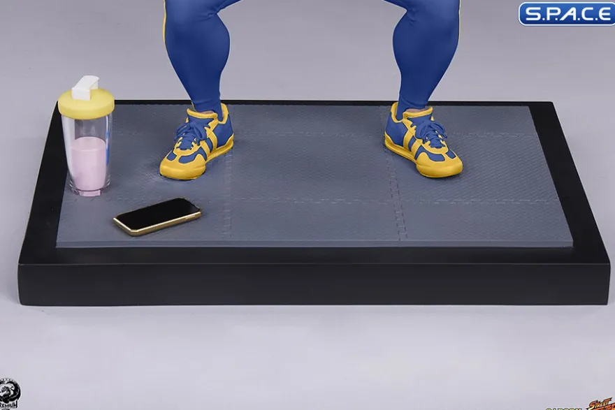 Chun-Li Powerlifting Statue - Alpha Version