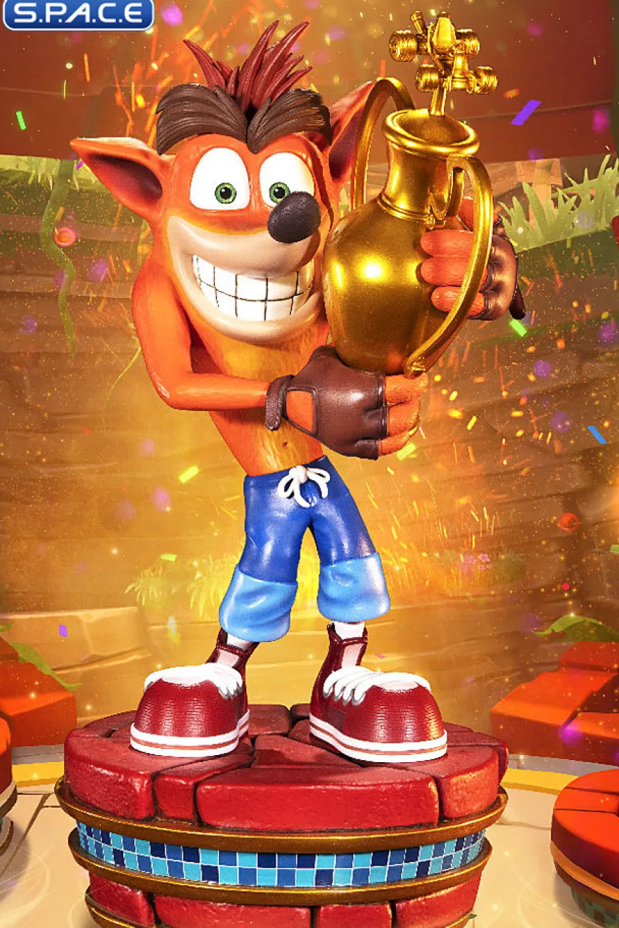 Crash »Winner« Statue