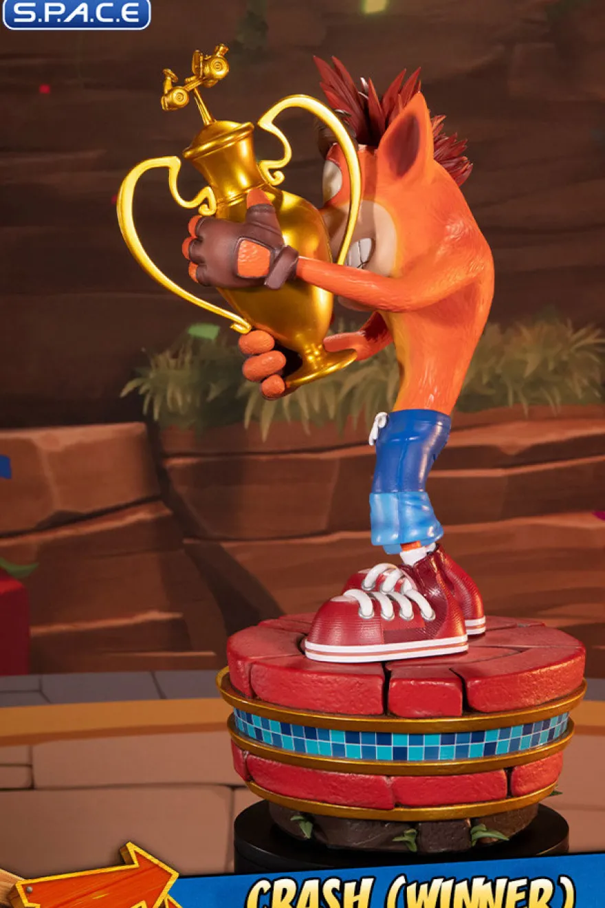 Crash »Winner« Statue