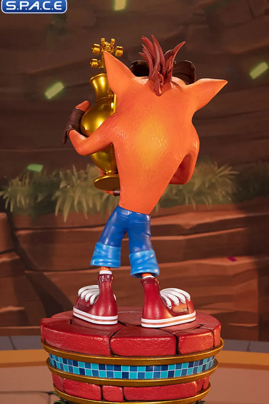 Crash »Winner« Statue
