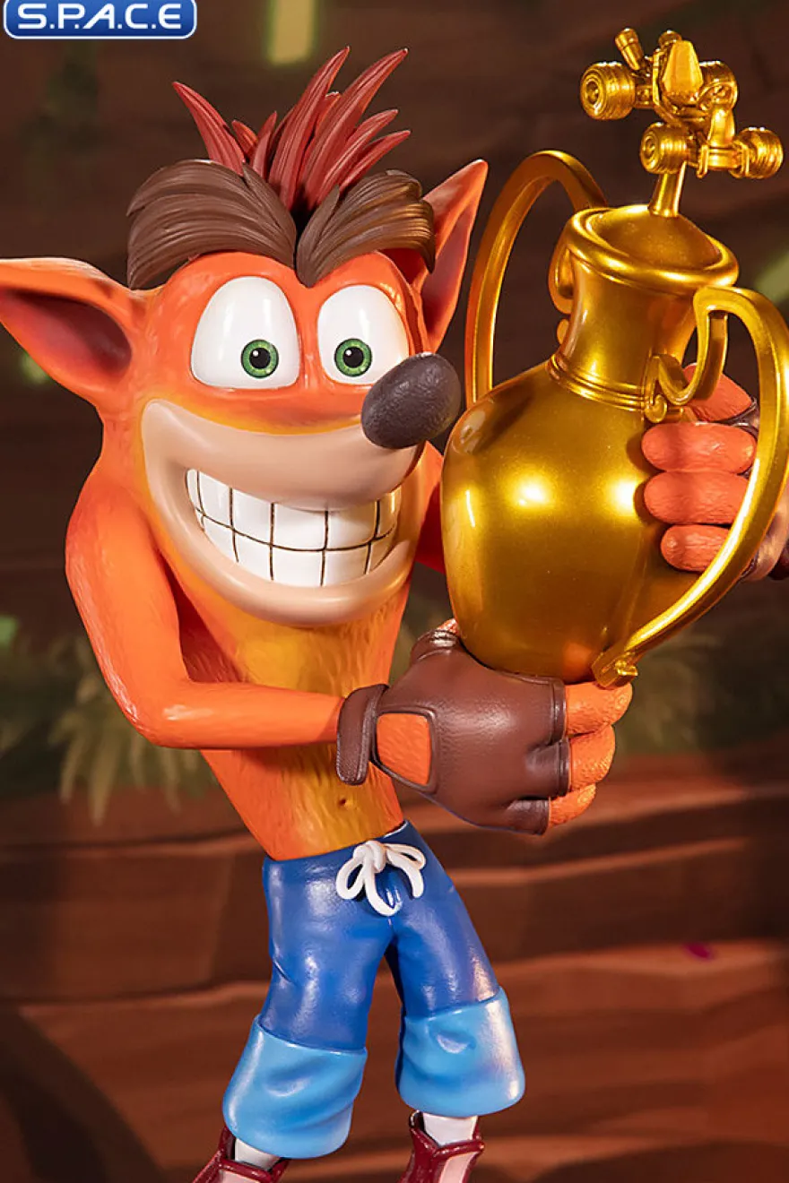Crash »Winner« Statue