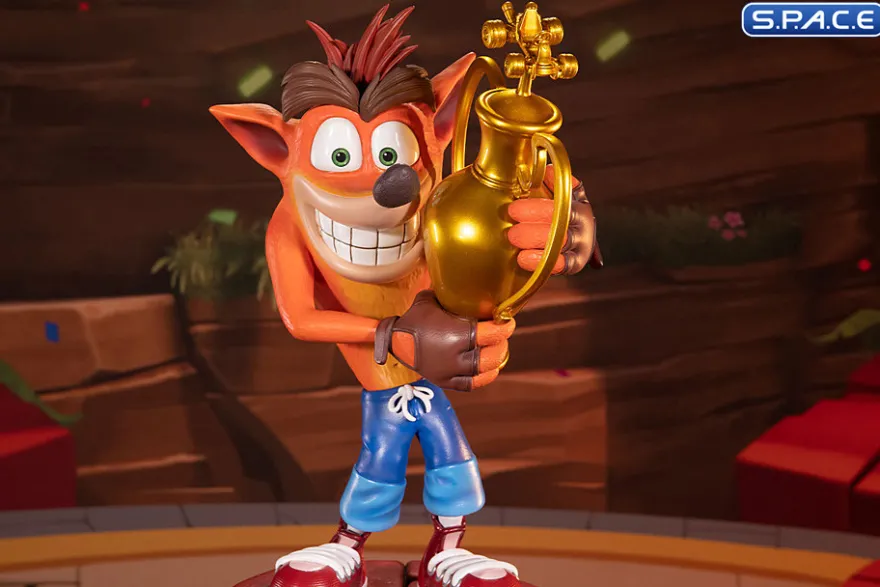 Crash »Winner« Statue