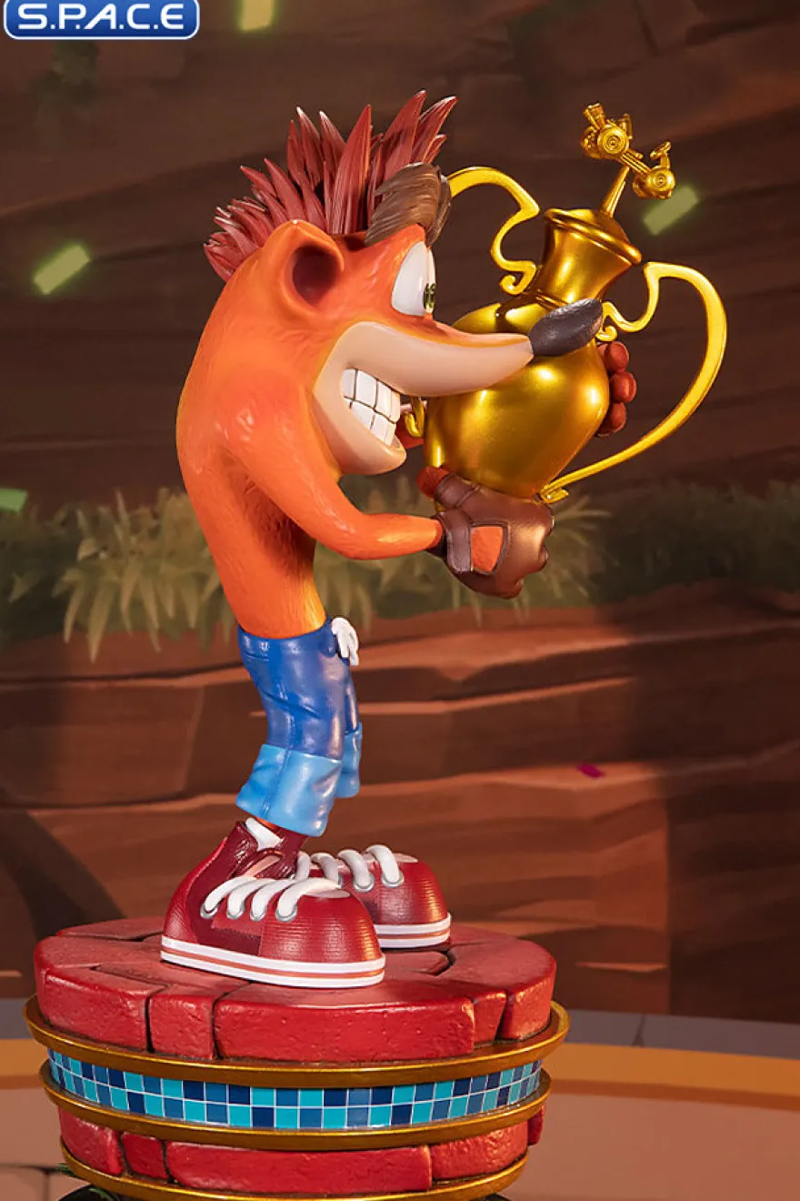Crash »Winner« Statue