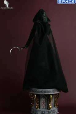 Daughter of a Vampire Earl Statue