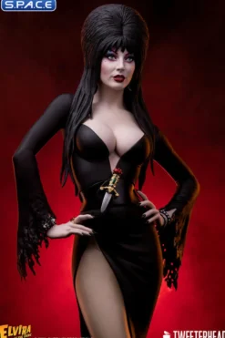 Elvira Maquette