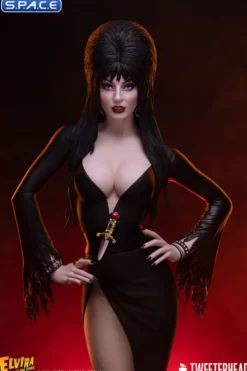 Elvira Maquette