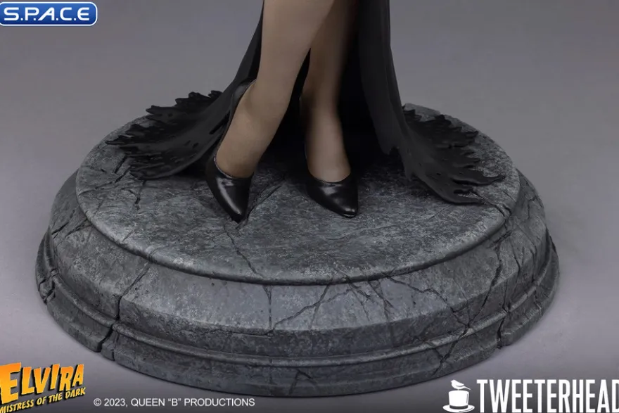 Elvira Maquette