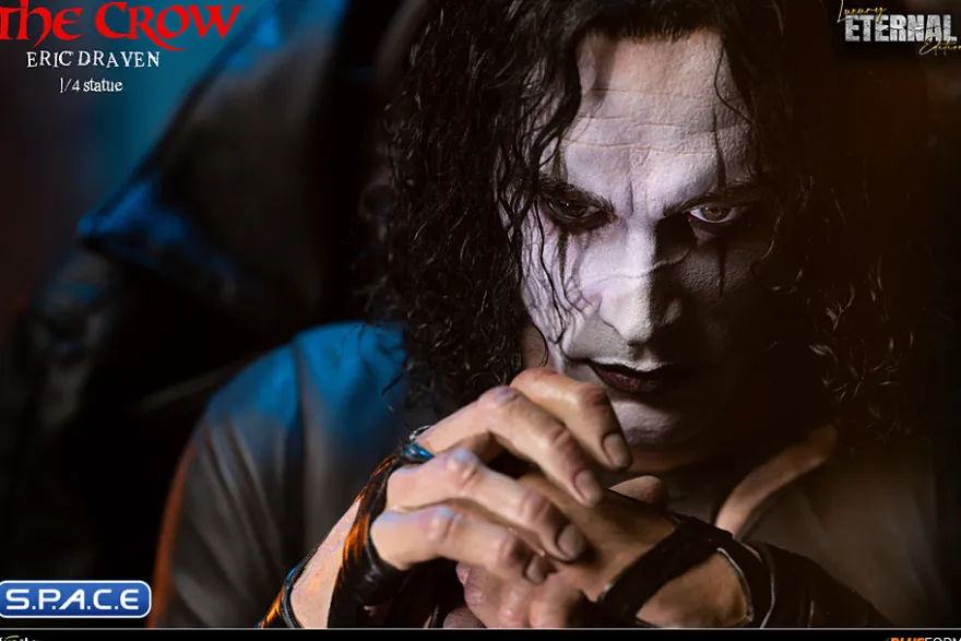 Eric Draven Plus Format Statue