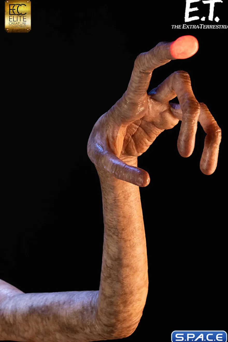 1:1 E.T. Life-Size Maquette