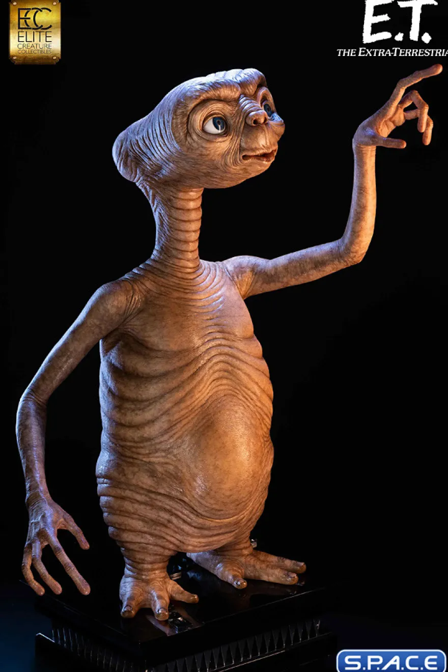 1:1 E.T. Life-Size Maquette
