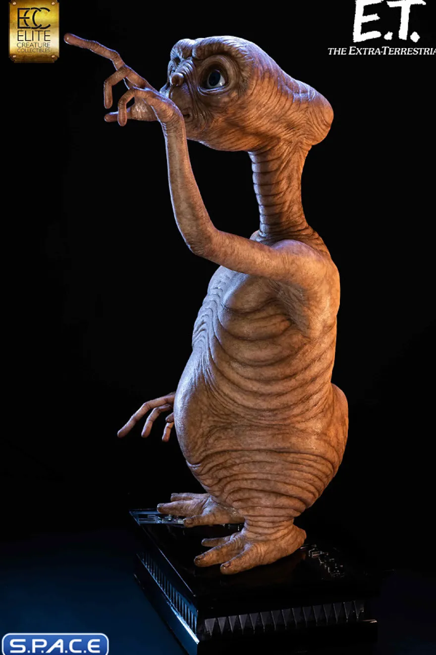 1:1 E.T. Life-Size Maquette