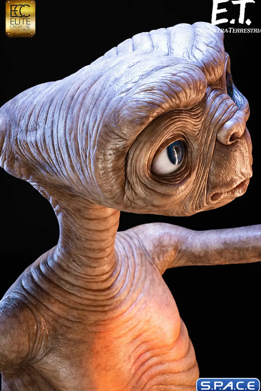 1:1 E.T. Life-Size Maquette