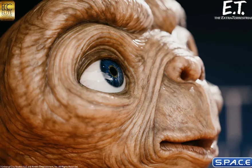 1:1 E.T. Life-Size Maquette