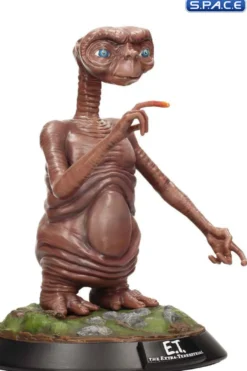 E.T. Statue