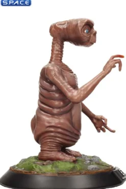 E.T. Statue