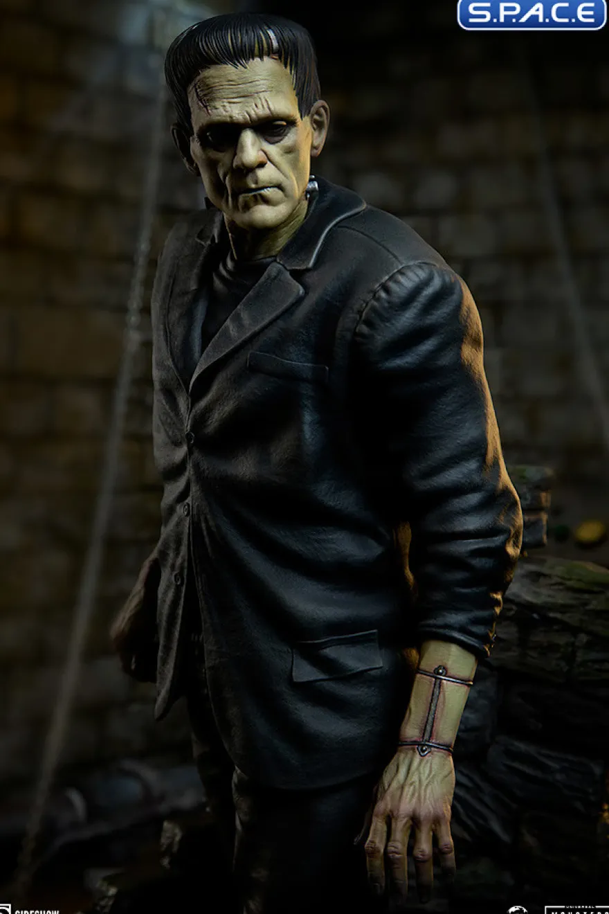 Frankenstein's Monster Premium Format Figure