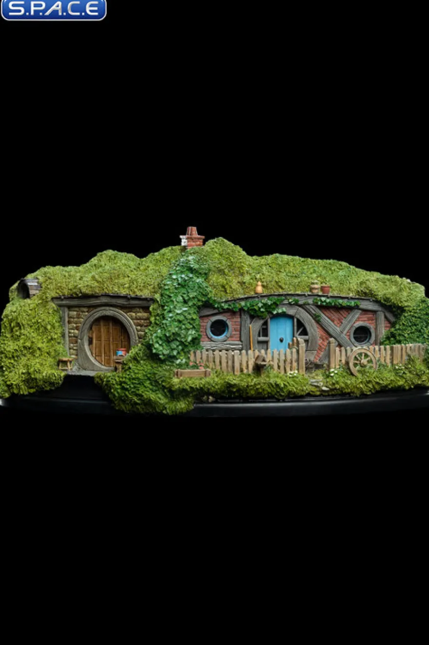 24 Gandalf's Cutting Hobbit Hole