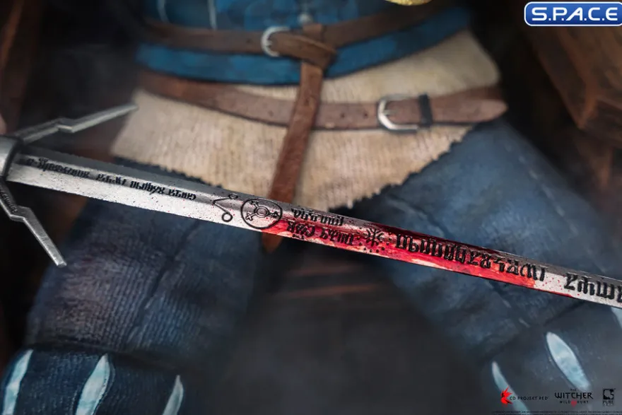Geralt & Detlaff Statue