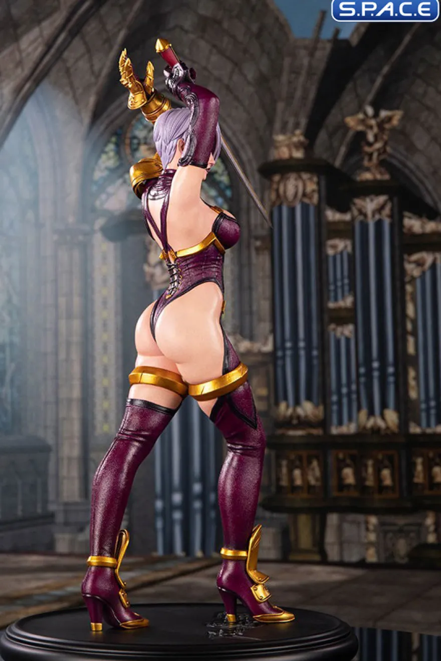 Ivy Statue
