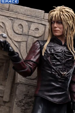 Jareth and Sarah in the Illusionary Maze Statue