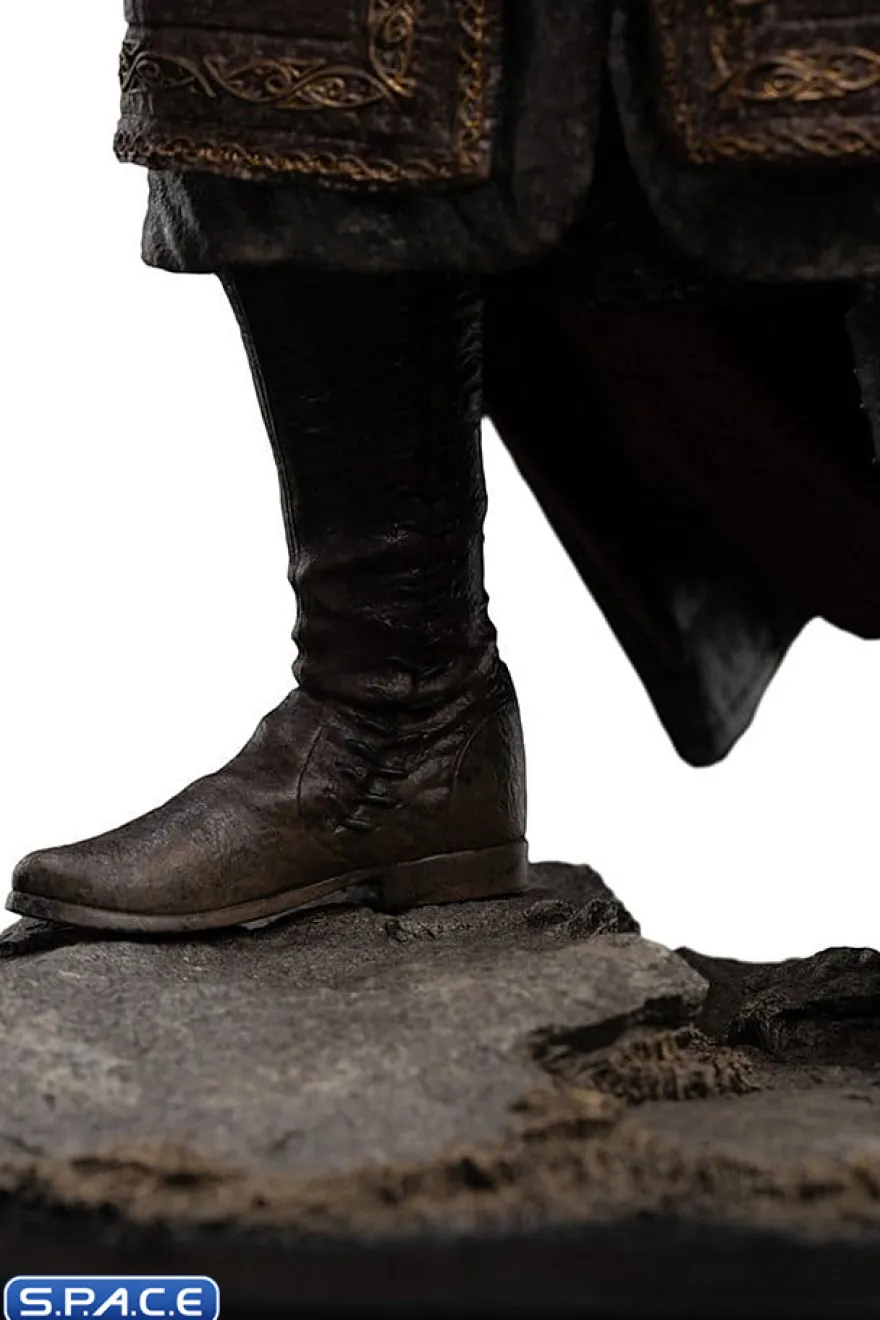 King Theoden Statue