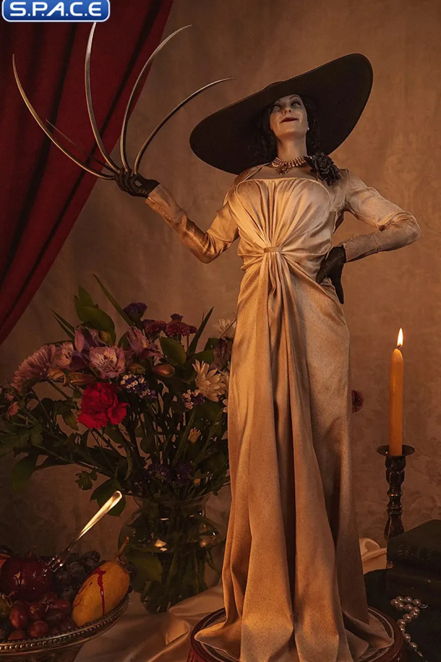 Lady Dimitrescu Statue