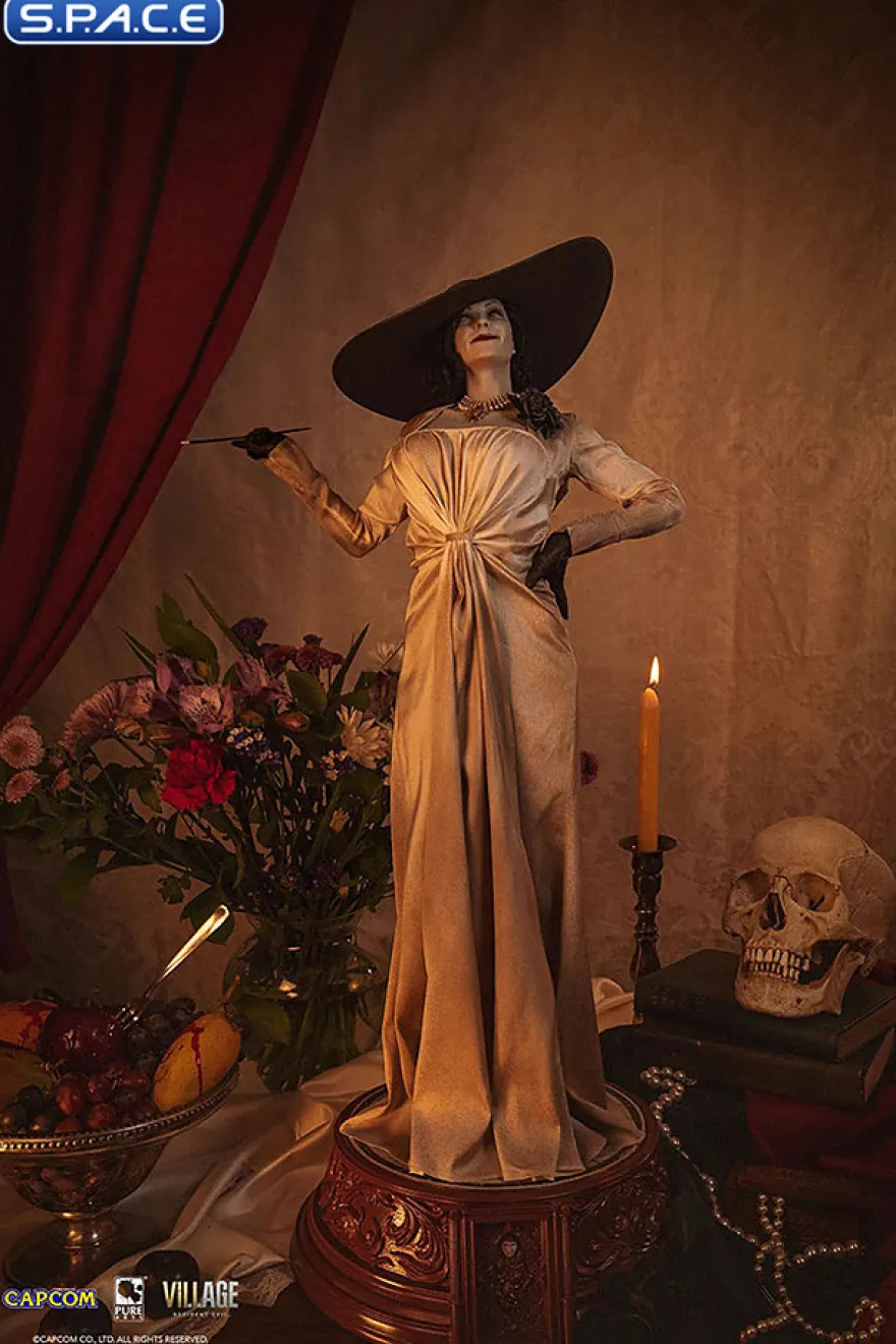 Lady Dimitrescu Statue
