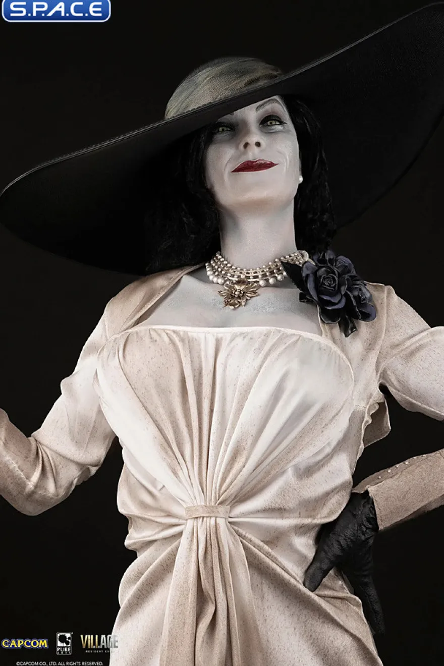 Lady Dimitrescu Statue