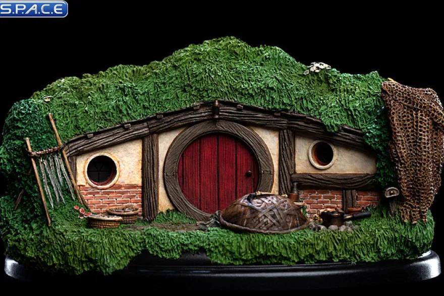 31 Lakeside Hobbit Hole