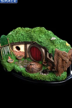 31 Lakeside Hobbit Hole