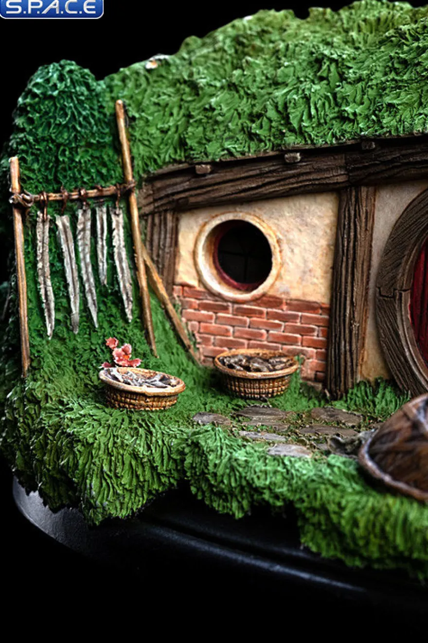 31 Lakeside Hobbit Hole