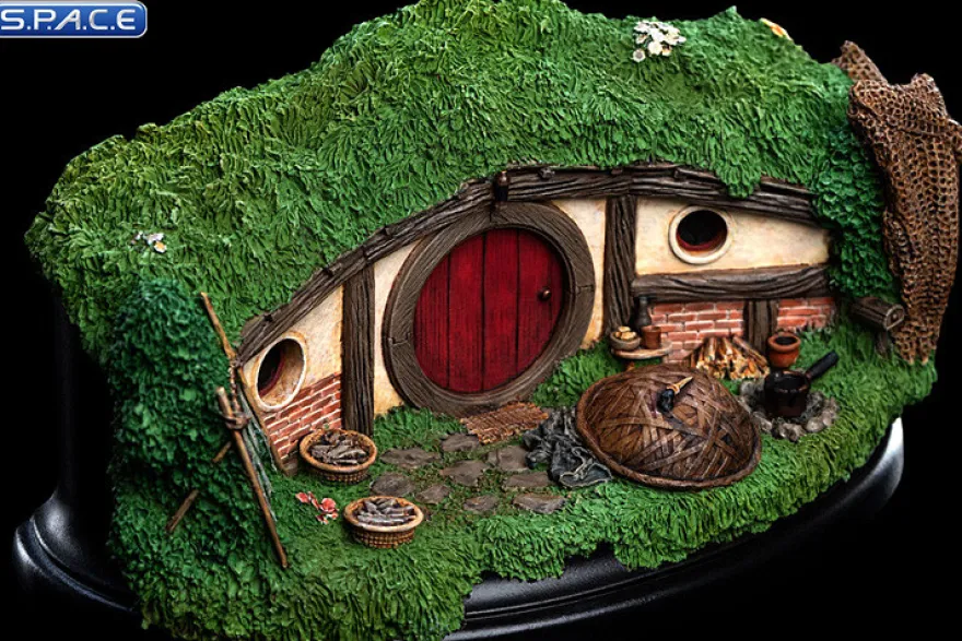 31 Lakeside Hobbit Hole