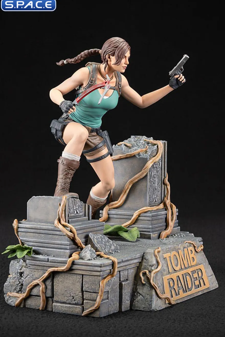 Lara Croft PVC Statue