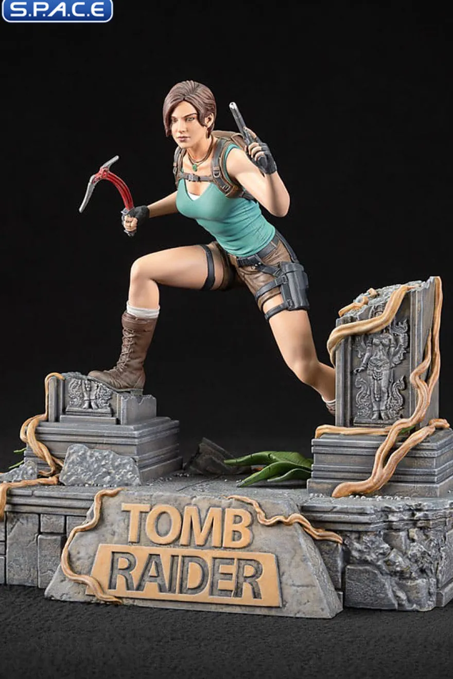 Lara Croft PVC Statue