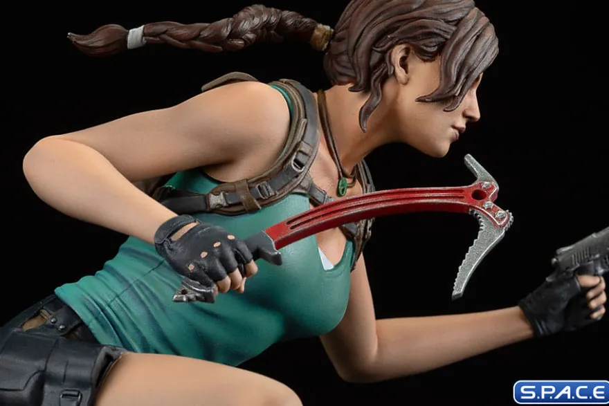 Lara Croft PVC Statue