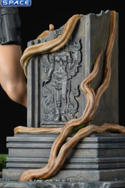 Lara Croft PVC Statue